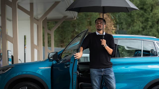 ACMobility Answers: Is it Safe to Charge in the Rain? image