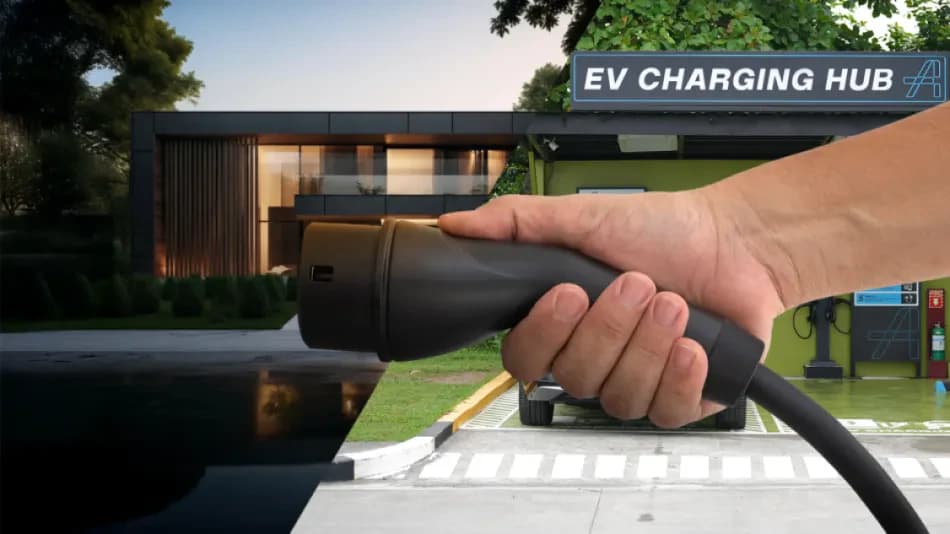 Charging: When to charge at Home vs Public Stationsimage